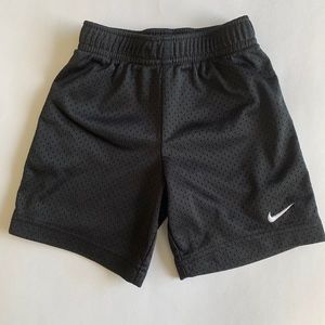 NIKE Essential Mesh Shorts (Size 4T)